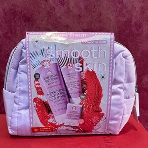 First Aid Beauty Smooth Skin Set in Lavender Bag
